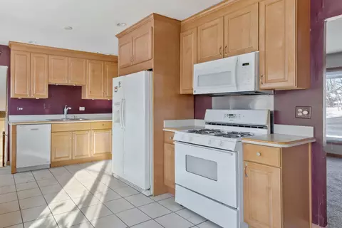 1950 Ashley Rd, Hoffman Estates, IL 60169 photo 6
