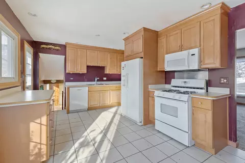 1950 Ashley Rd, Hoffman Estates, IL 60169 photo 5