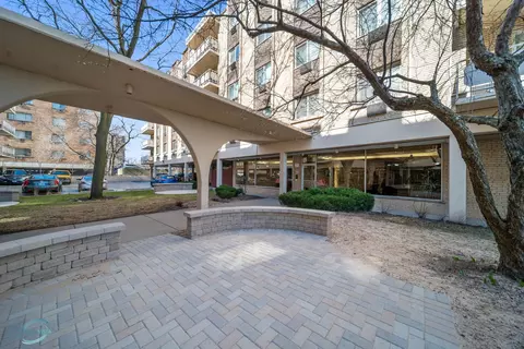 2772 E 75th St #5AN, Chicago, IL 60649