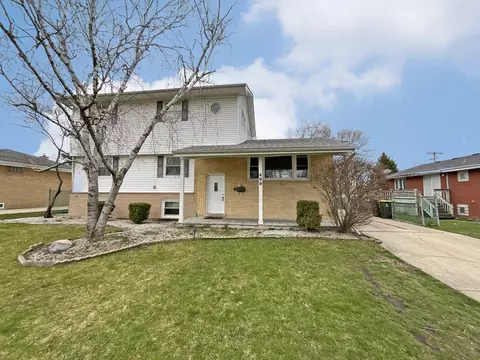 489 Forest Preserve Dr, Wood Dale, IL 60191