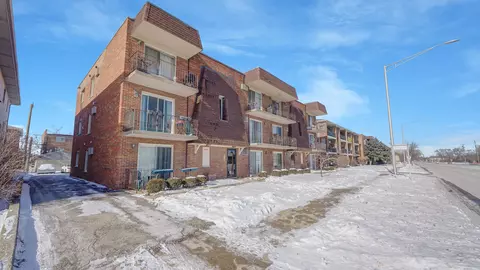10616 Central Ave #3S, Chicago Ridge, IL 60415