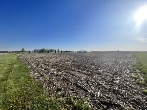 109 Watters Dr, Dwight, IL 60420 photo 2