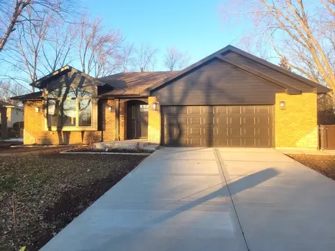 7609 Baker Ct, Darien, IL 60561