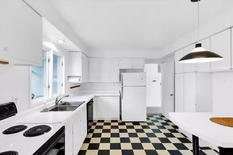 Kitchen - 1513 Maplecrest Dr, Champaign, IL 61821 photo 1 of 6
