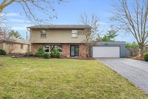 1513 Maplecrest Dr, Champaign, IL 61821