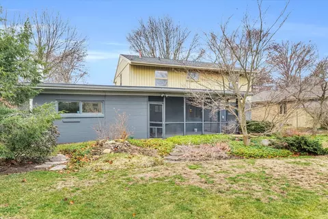 Exterior - 1513 Maplecrest Dr, Champaign, IL 61821 photo 11 of 13