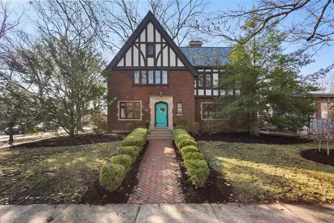 801 W Delaware Ave, Urbana, IL 61801