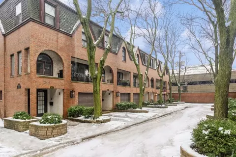 1640 N Burling St #C, Chicago, IL 60614