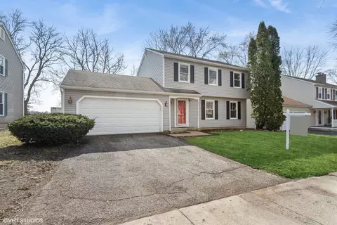 1475 Banbury Ave, Saint Charles, IL 60174