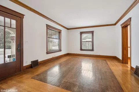 32 E Maple Ave, Roselle, IL 60172 photo 3
