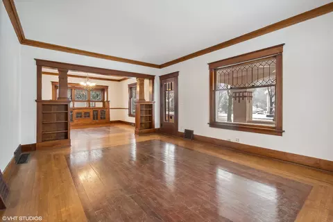 32 E Maple Ave, Roselle, IL 60172 photo 4