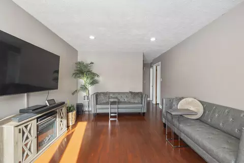 8920 W Forestview Dr, North Riverside, IL 60546 photo 6