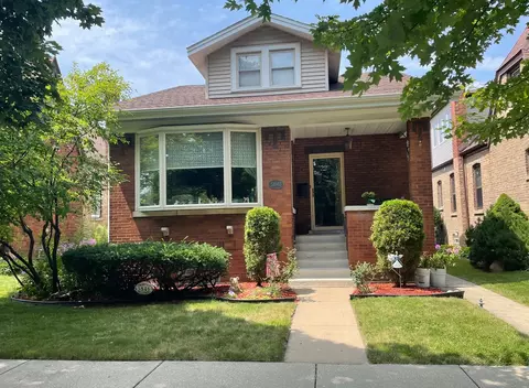 5846 N Mobile Ave, Chicago, IL 60646