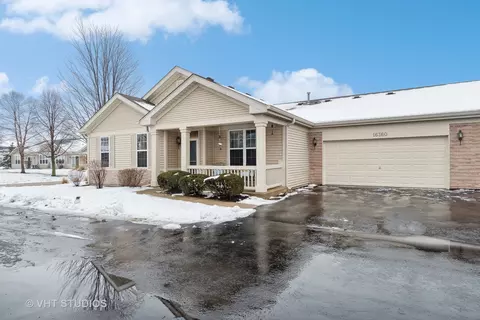 16360 Crescent Lake Dr, Crest Hill, IL 60403