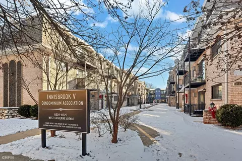 8521 W Catherine Ave #178, Chicago, IL 60656