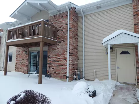 1102 Hinswood Dr #104, Darien, IL 60561