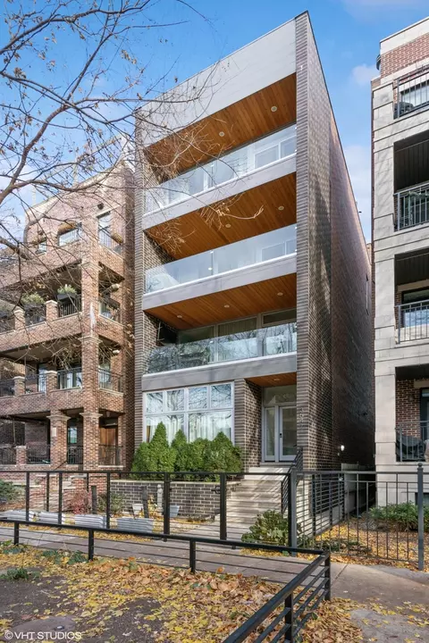 3547 N Reta Ave #301, Chicago, IL 60657