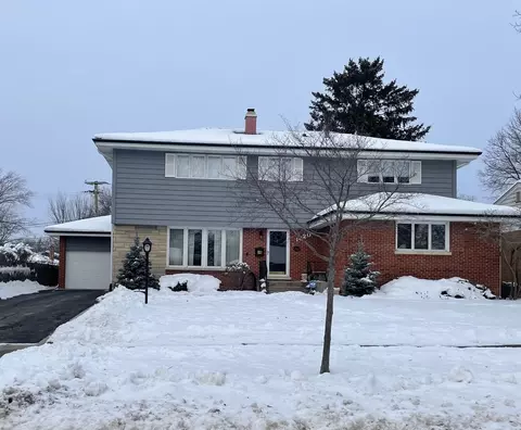 1320 W Sigwalt St, Arlington Heights, IL 60005