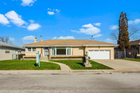 8150 W Balmoral Ave, Chicago, IL 60656