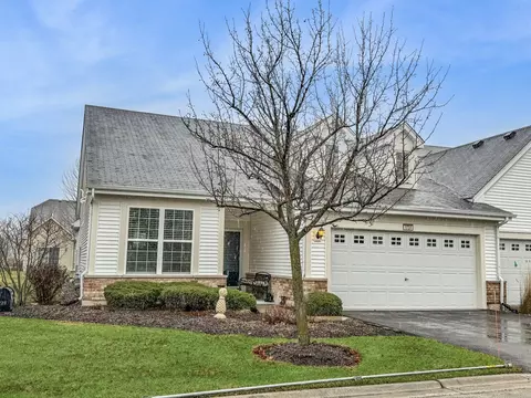 1731 Francis Dr, Pingree Grove, IL 60140