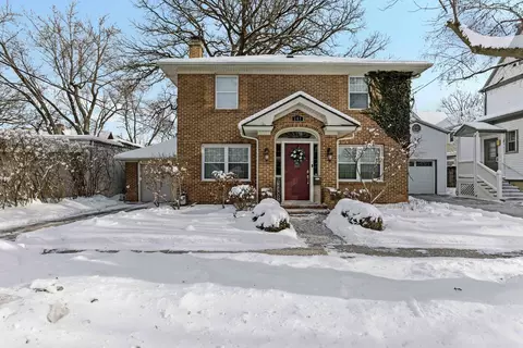 141 Sheridan St, Rockford, IL 61103