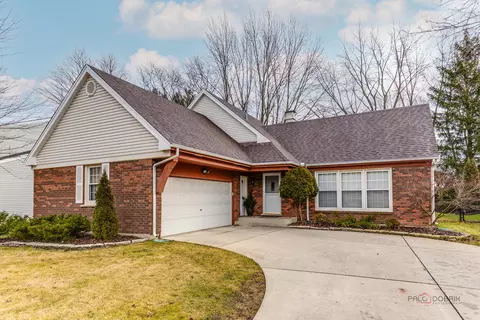 201 Alexandria Dr, Vernon Hills, IL 60061