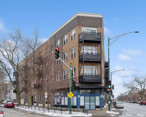 2143 W Wellington Ave #205, Chicago, IL 60618