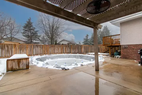 1607 Erin Dr, Normal, IL 61761 photo 38