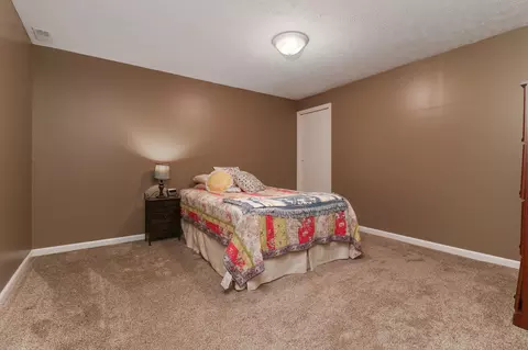 24 Harbor Pointe Cir, Bloomington, IL 61704 photo 36