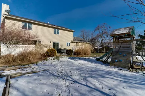 24 Harbor Pointe Cir, Bloomington, IL 61704 photo 40