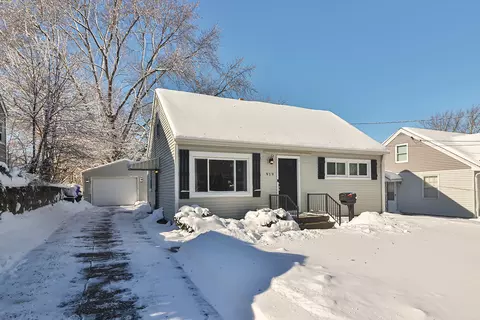 919 Jordan Pl, Rockford, IL 61108