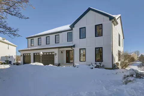 5 Joyce Ct, Algonquin, IL 60102