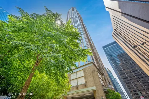 222 N Columbus Dr #2008, Chicago, IL 60601