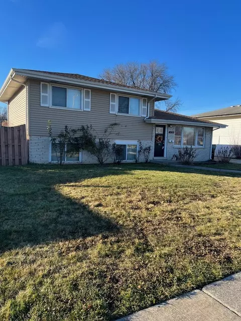 10344 Leslie Ln, Chicago Ridge, IL 60415