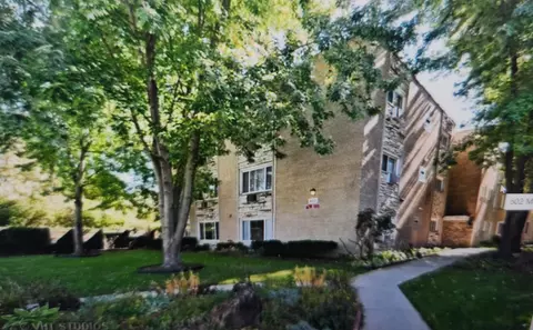 602 Mulford St #3C, Evanston, IL 60202