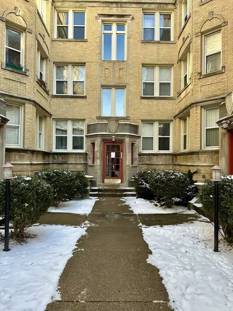 6815 N Lakewood Ave #3N, Chicago, IL 60626