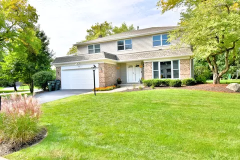 990 Commonwealth Ct, Barrington, IL 60010