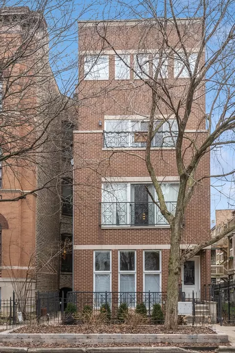 3509 N Fremont St #3R, Chicago, IL 60657