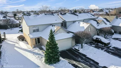 7706 Bristol Park Dr, Tinley Park, IL 60477