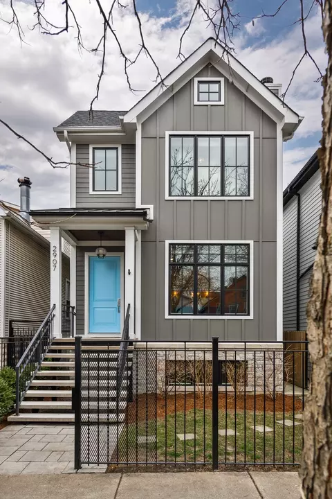 2907 N Seeley Ave, Chicago, IL 60618