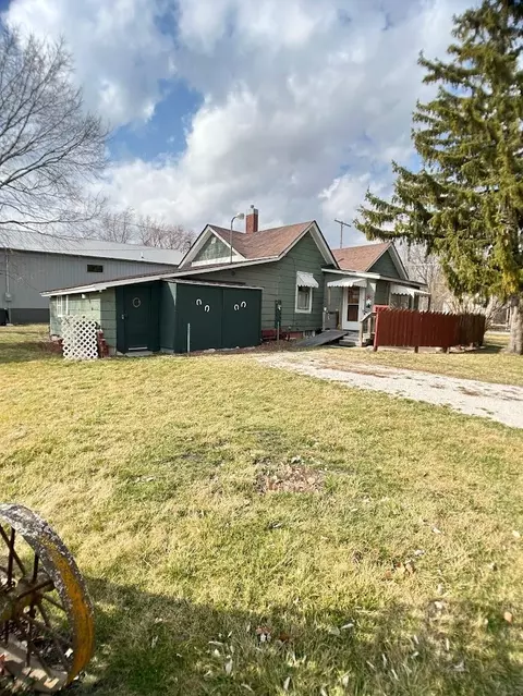 511 E Maple St, Fairbury, IL 61739
