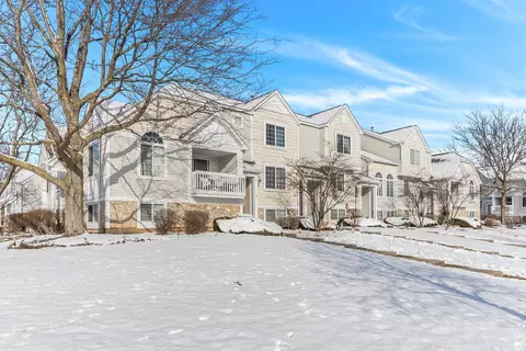 1866 Middlebury Dr #1866, Aurora, IL 60503