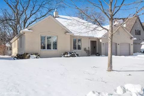 332 Elm St, Glenview, IL 60025