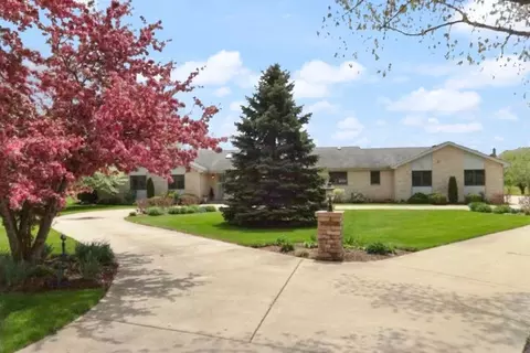 1481 Meadowlark Dr, Long Grove, IL 60047