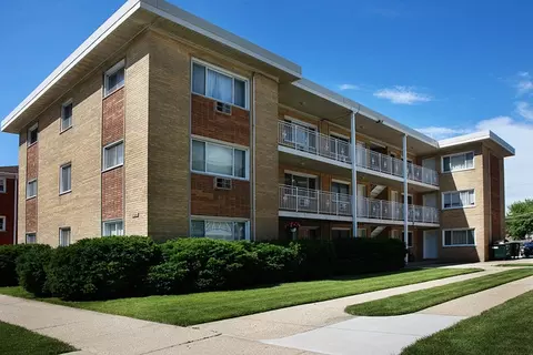 4544 River Rd #A5, Schiller Park, IL 60176