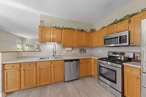 24096 Pear Tree Cir #0, Plainfield, IL 60585 photo 6