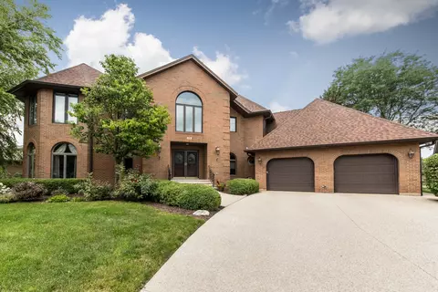 816 Spring Valley Ct, Schaumburg, IL 60193