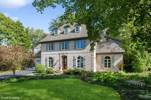 239 Taylor Ave, Glen Ellyn, IL 60137
