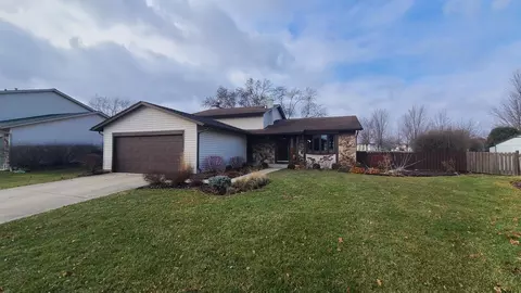 4100 Chesapeake Ct, Hoffman Estates, IL 60192