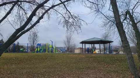 4100 Chesapeake Ct, Hoffman Estates, IL 60192 photo 10